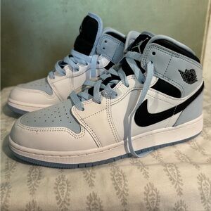Air Jordans 6Y gently used